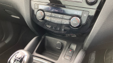 Nissan Qashqai 1.3 DiG-T N-Motion 5dr Petrol Hatchback